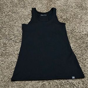 Large Under Armour black tank top